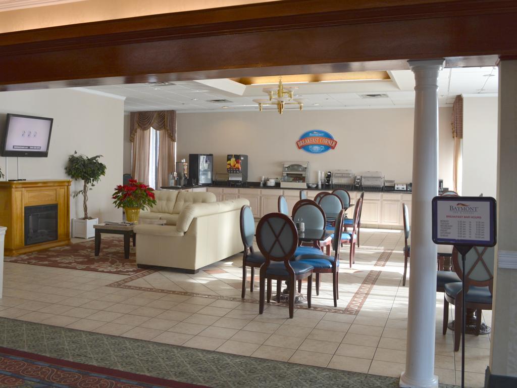 Отель Baymont By Wyndham East Windsor Bradley Airport Экстерьер фото
